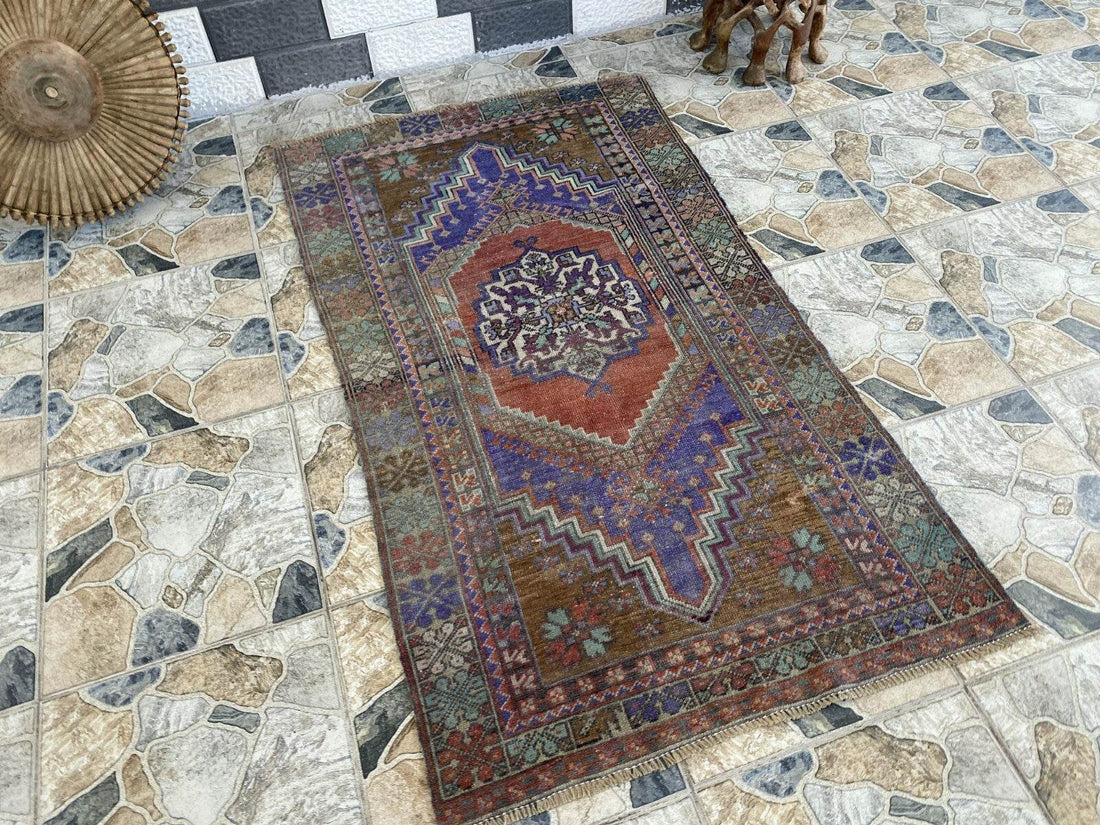 Pre 1980’s ANTIQUE ANATOLIAN FARMHOUSE RUG - TRIBAL GEOMETRIC TURKISH VINTAGE