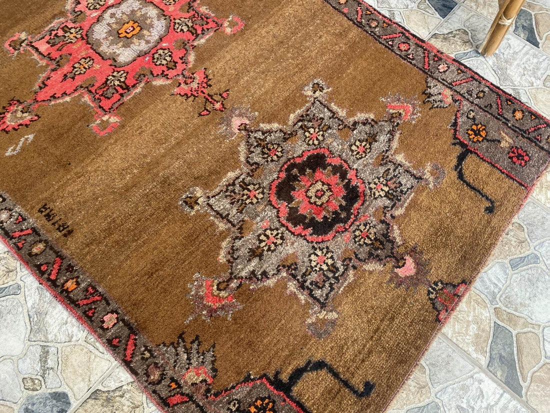 Vintage Kurdish Runner Rug | 4.1 x 10.1 ft | Hand-Knotted Wool Tribal Medallion