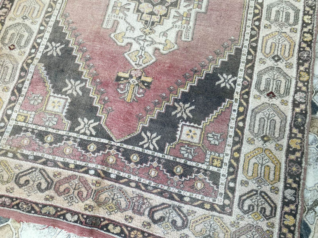 Vintage Turkish Anatolian Rug | 4.7 x 8.7 ft | Hand-Knotted Wool Tribal Carpet