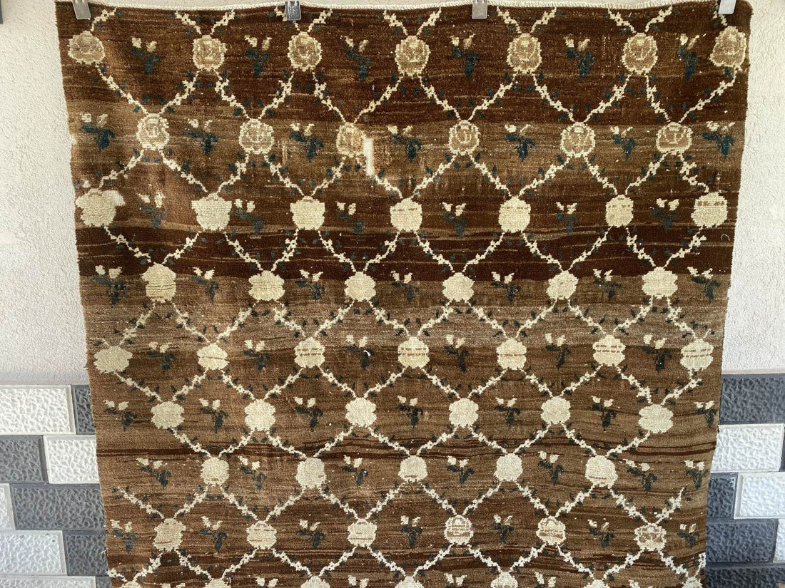 Vintage Kurdish Oushak Rug, 1980s Turkish Anatolian Hand-Knotted Wool Runner Rug