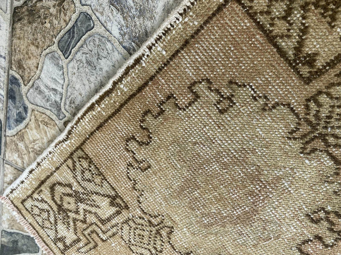 Pre 1970’s ANTIQUE ANATOLIAN FARMHOUSE RUG - GEOMETRIC TRIBAL TURKISH VINTAGE