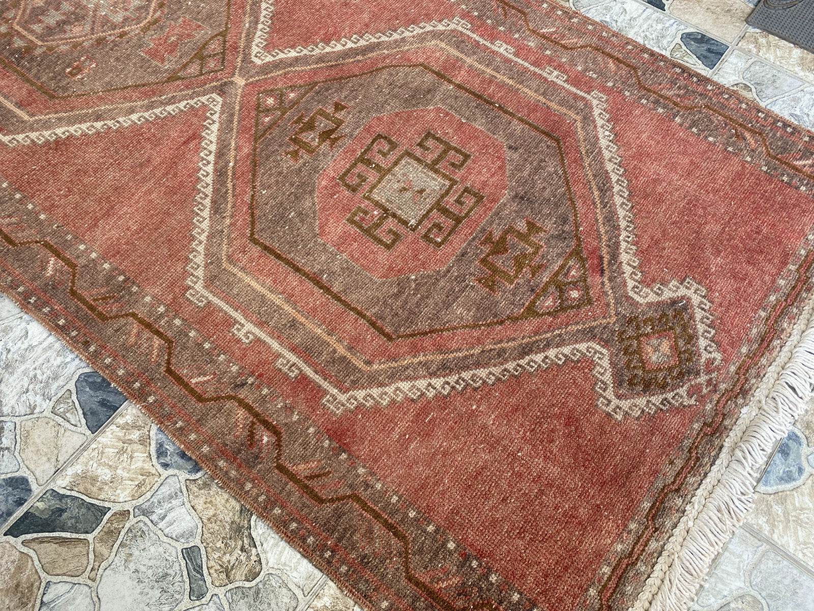 Pre 1970’s ANTIQUE ANATOLIAN FARMHOUSE RUG - GEOMETRIC TRIBAL TURKISH VINTAGE