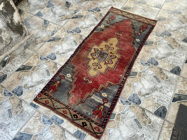 Pre 1970’s ANTIQUE ANATOLIAN FARMHOUSE RUG - GEOMETRIC TRIBAL TURKISH VINTAGE