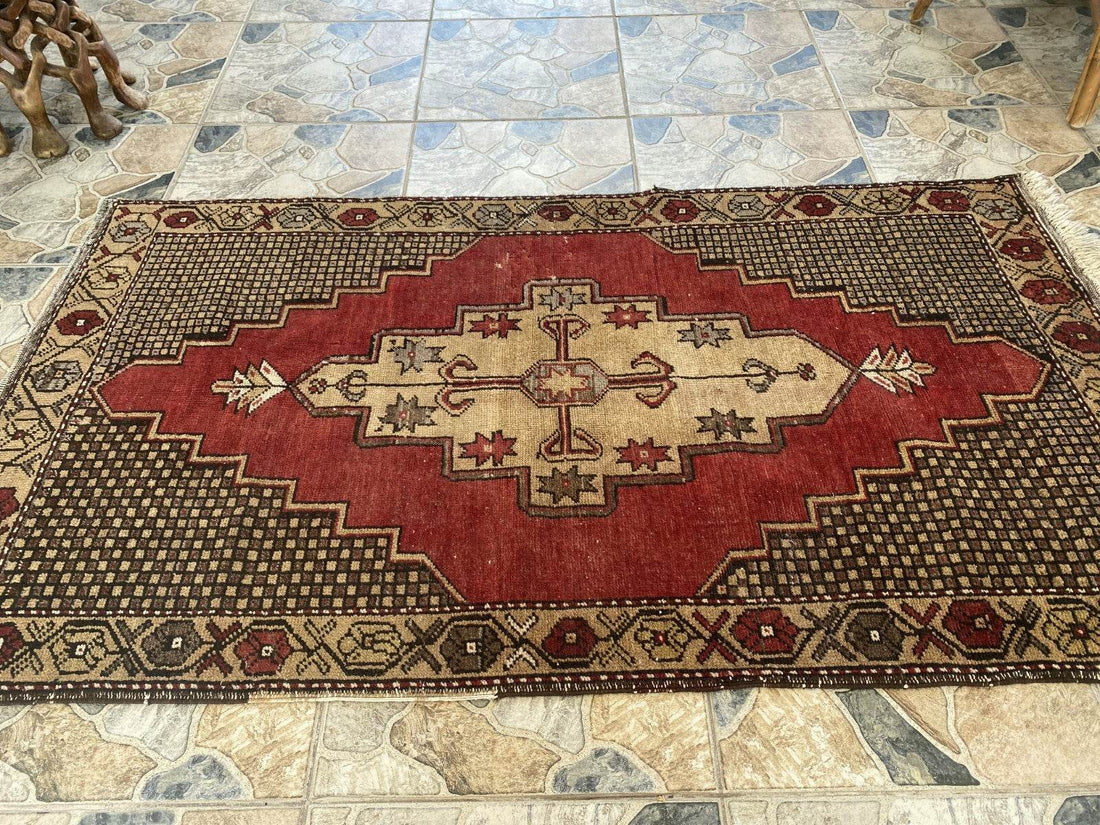 Pre 1980’s ANTIQUE ANATOLIAN FARMHOUSE RUG - GEOMETRIC TRIBAL TURKISH VINTAGE