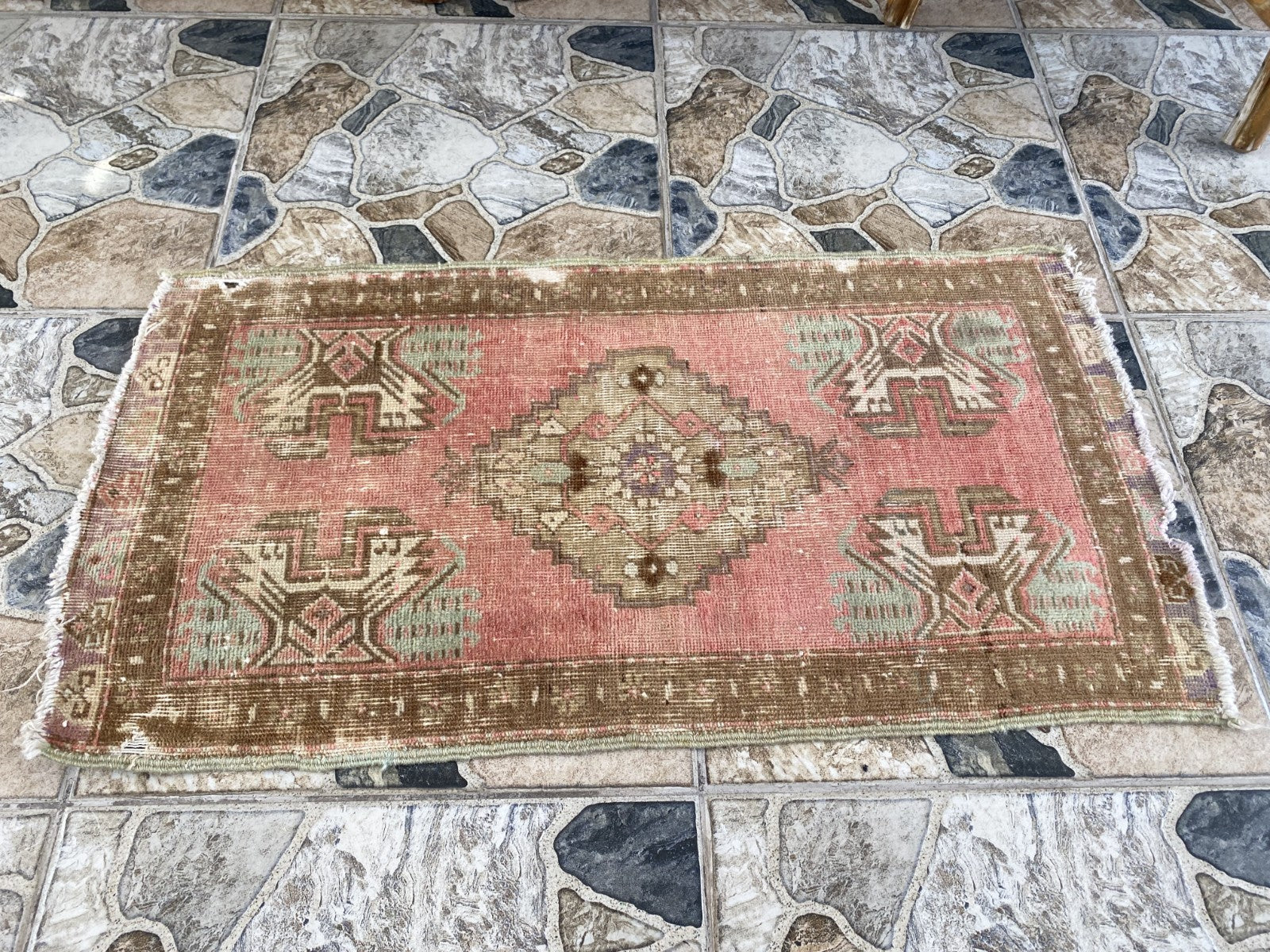 Vintage Turkish Small Rug | 1.6x2.7 ft Hand-Knotted Wool | Red Geometric Mat