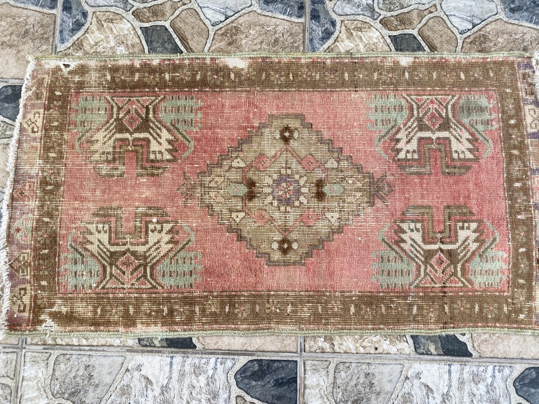 Vintage Turkish Small Rug | 1.6x2.7 ft Hand-Knotted Wool | Red Geometric Mat