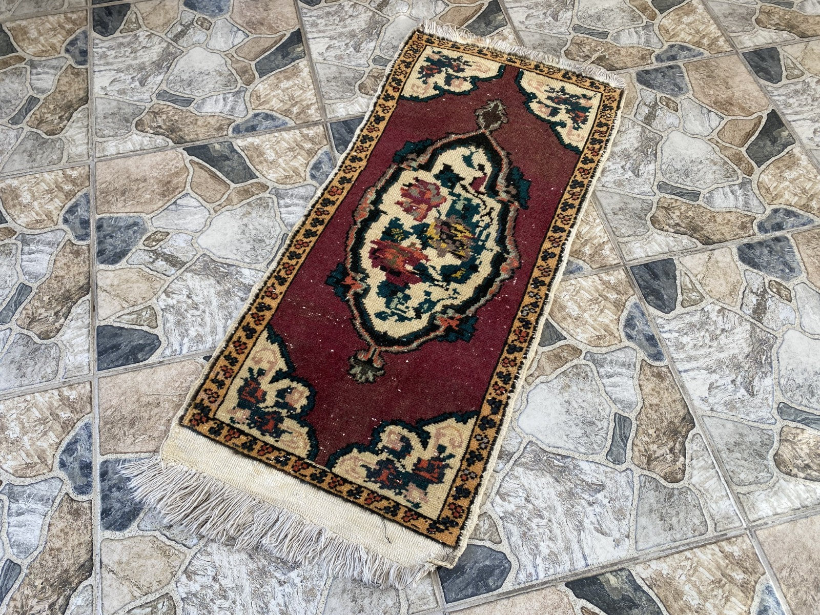 Faded Vintage Wool Rug | 1.5 x 3.1 ft Hand-Knotted Anatolian Small Medallion Rug