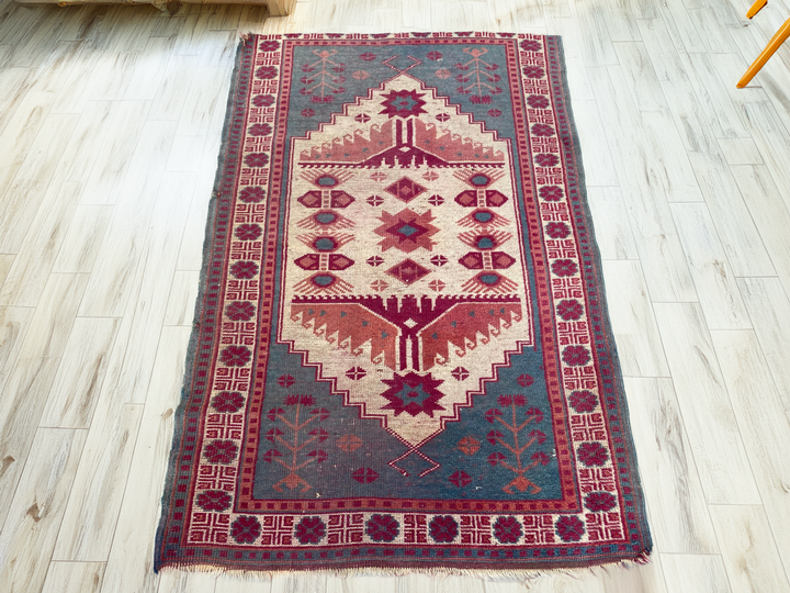 2.8x4 ft Vintage Turkish Area Rug Antique Anatolian Farmhouse Medallion Oriental