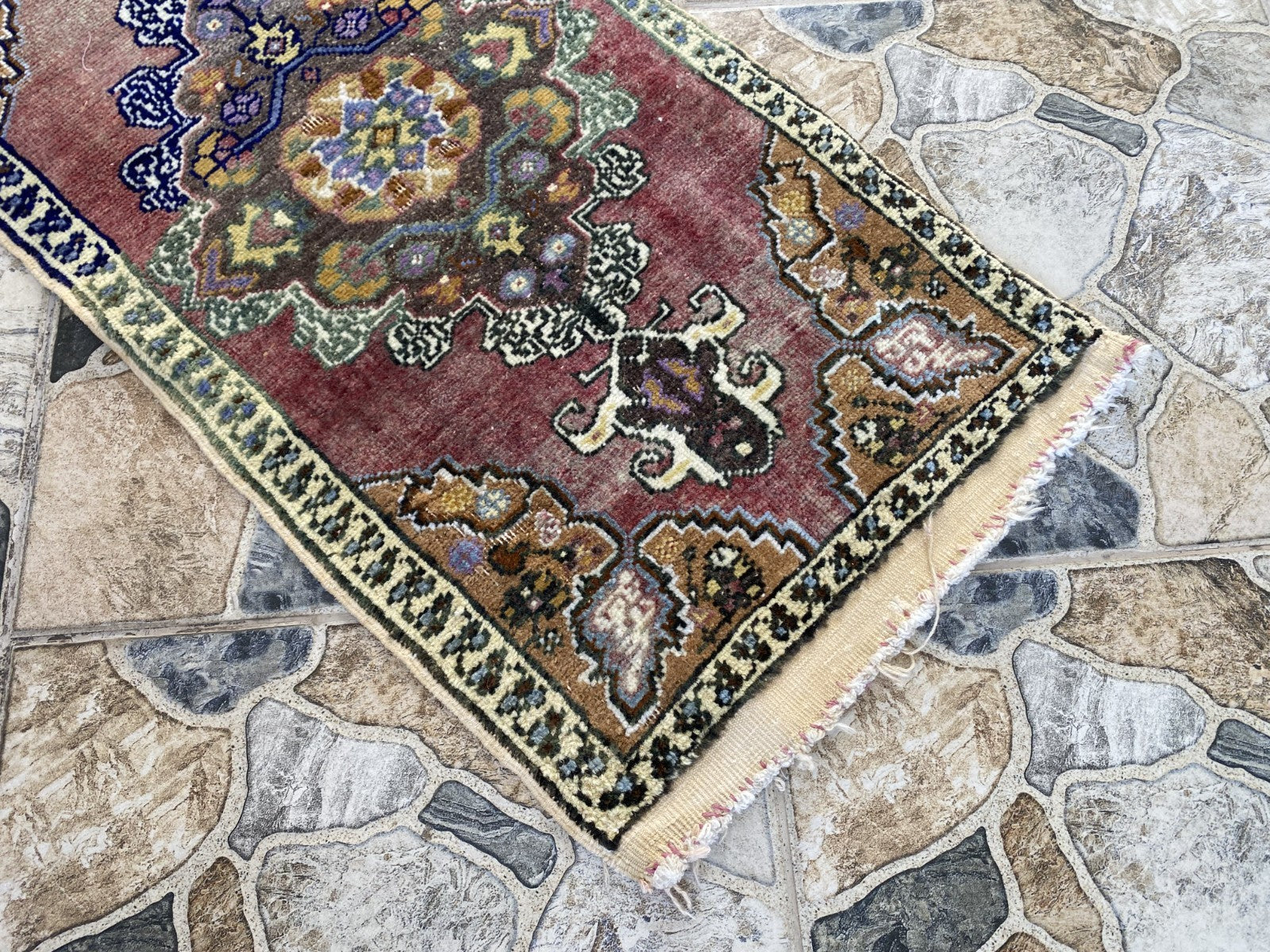 Vintage Wool Rug | 1.5 x 3.1 ft Faded Hand-Knotted Anatolian Small Medallion Rug