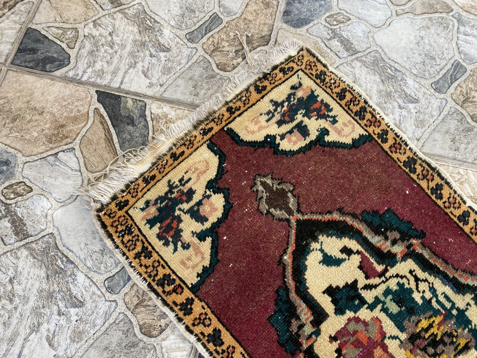 Faded Vintage Wool Rug | 1.5 x 3.1 ft Hand-Knotted Anatolian Small Medallion Rug