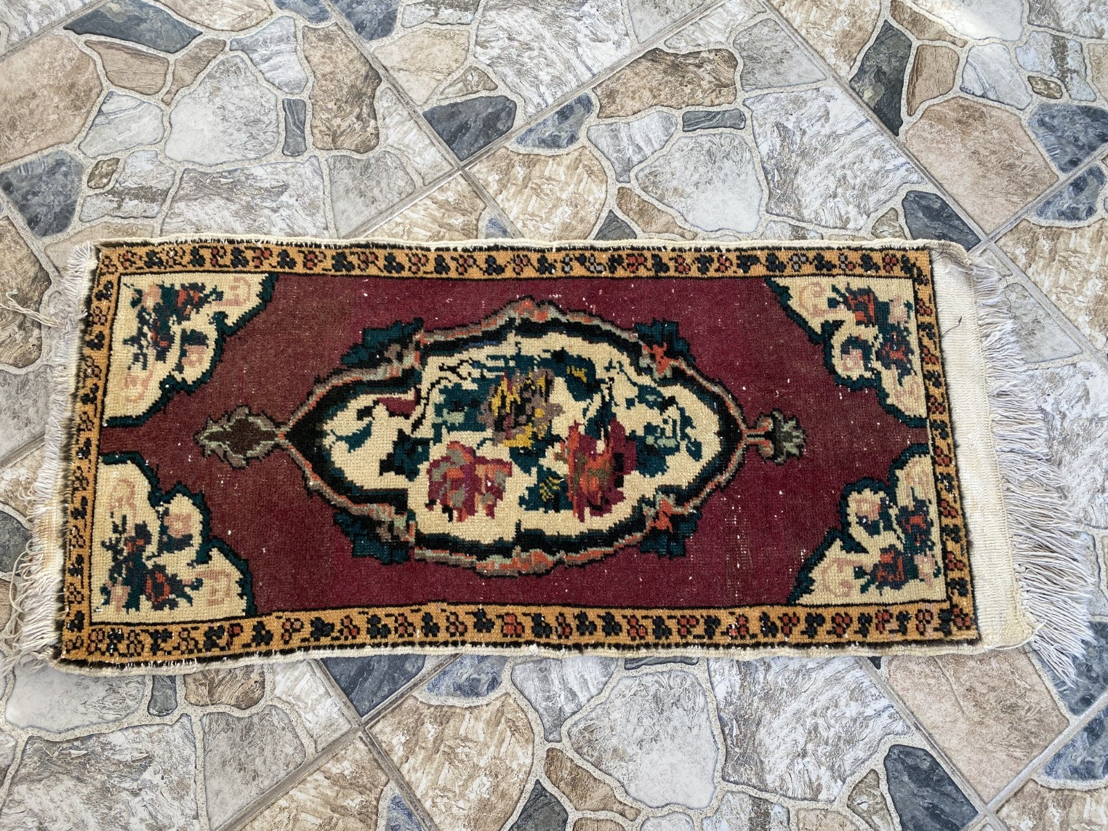 Faded Vintage Wool Rug | 1.5 x 3.1 ft Hand-Knotted Anatolian Small Medallion Rug
