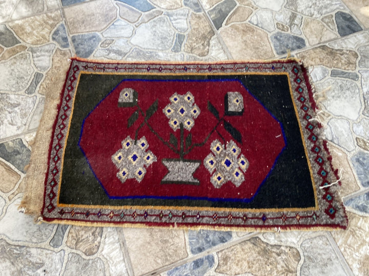 Handmade Vintage Turkish Rug 1.6 x 2.4 ft – Wool Floral, Anatolian Small Carpet